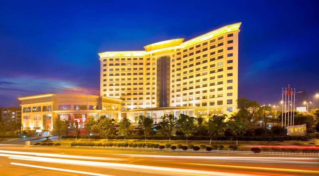 The Grand Plaza Hotel Ji'an  Extérieur photo