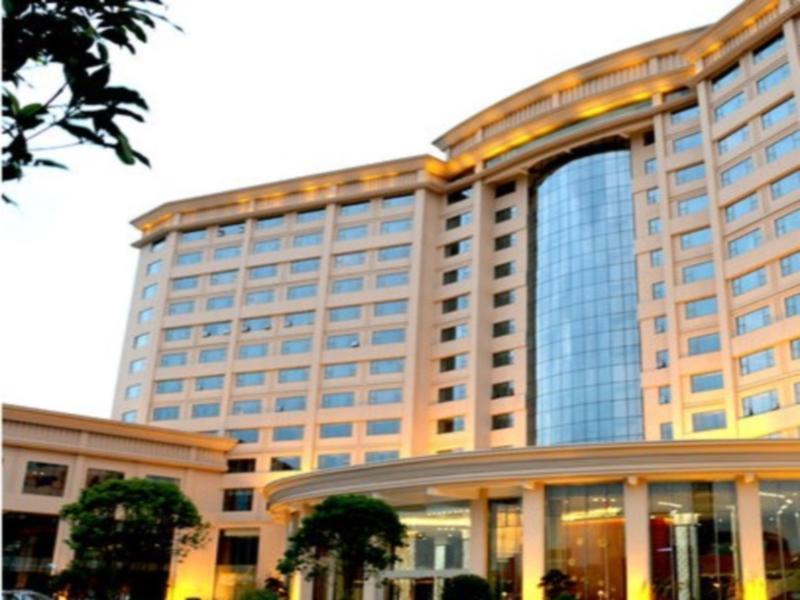 The Grand Plaza Hotel Ji'an  Extérieur photo