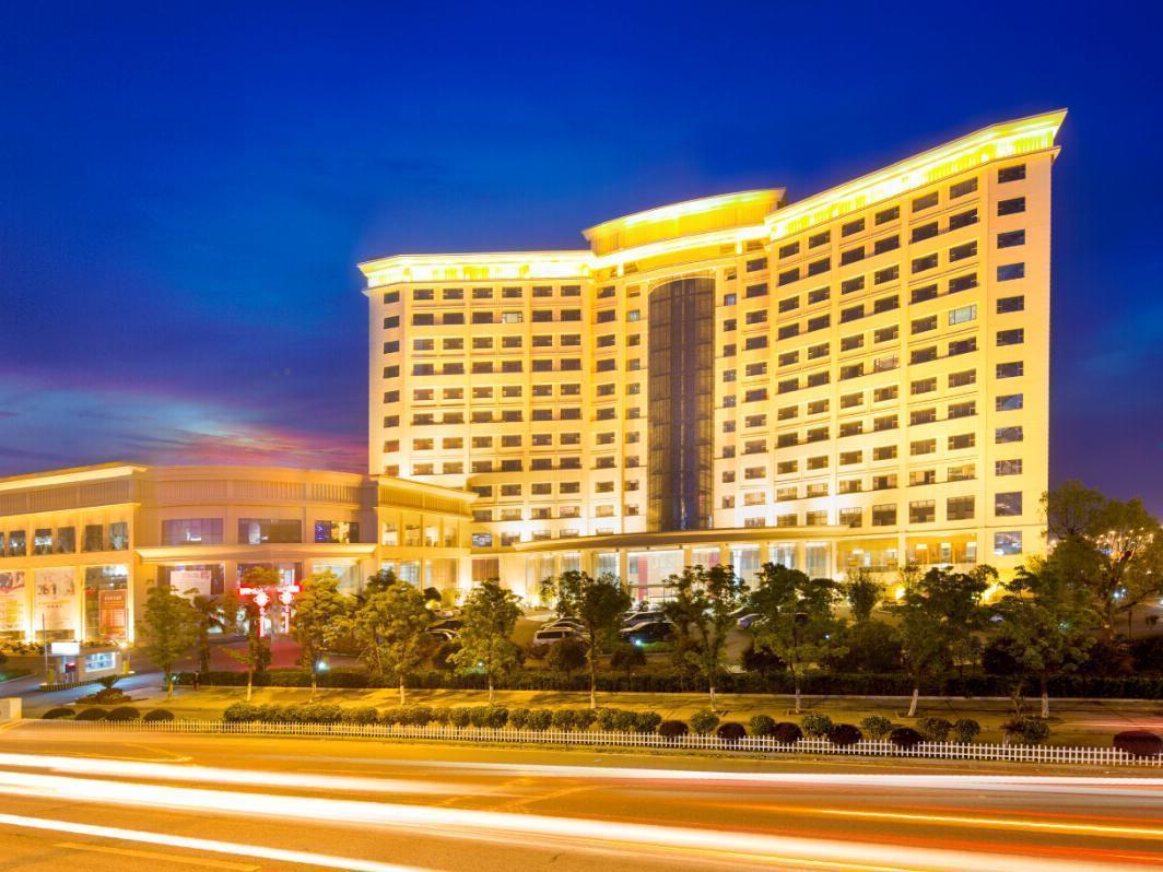 The Grand Plaza Hotel Ji'an  Extérieur photo