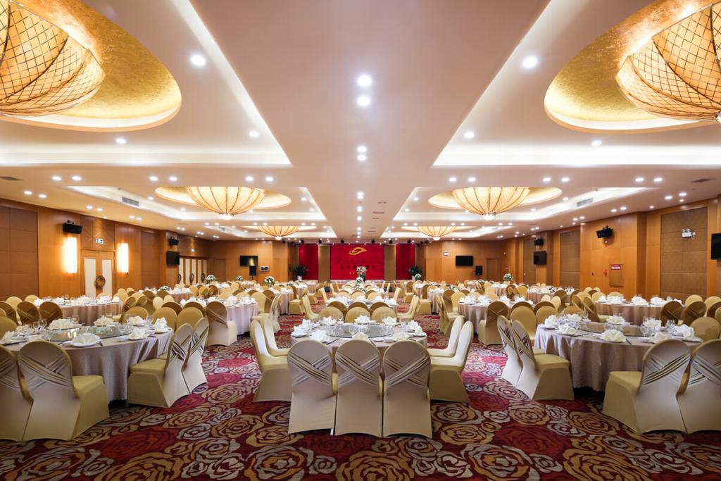 The Grand Plaza Hotel Ji'an  Extérieur photo