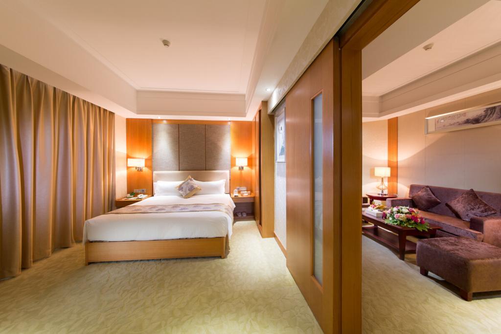 The Grand Plaza Hotel Ji'an  Extérieur photo