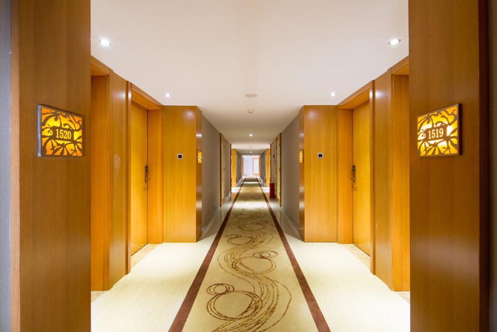 The Grand Plaza Hotel Ji'an  Extérieur photo