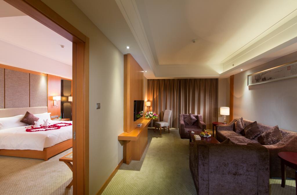 The Grand Plaza Hotel Ji'an  Extérieur photo